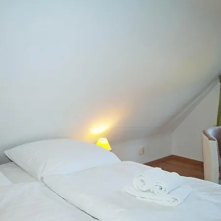 Lägenhet Wg Bernstein - Reetdachhaus - Ruhe Und Seeblick