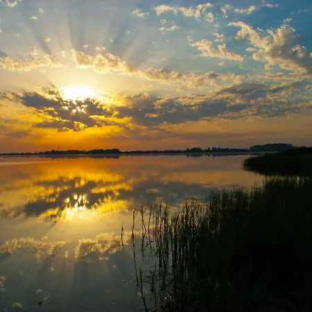 Wg Bernstein - Reetdachhaus - Ruhe Und Seeblick *