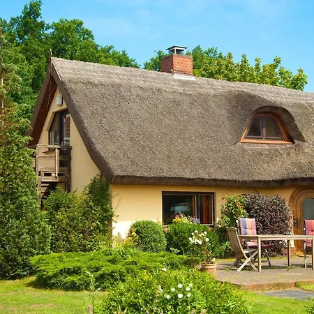 Wg Bernstein - Reetdachhaus - Ruhe Und Seeblick Lägenhet